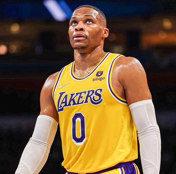 尤文图斯内部会议纪要流出——今夜迎来里程碑，德甲使命明确，阵容厚度经受考验的简单介绍